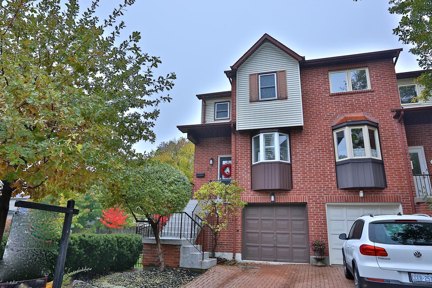 27 Normandy Place, Oakville