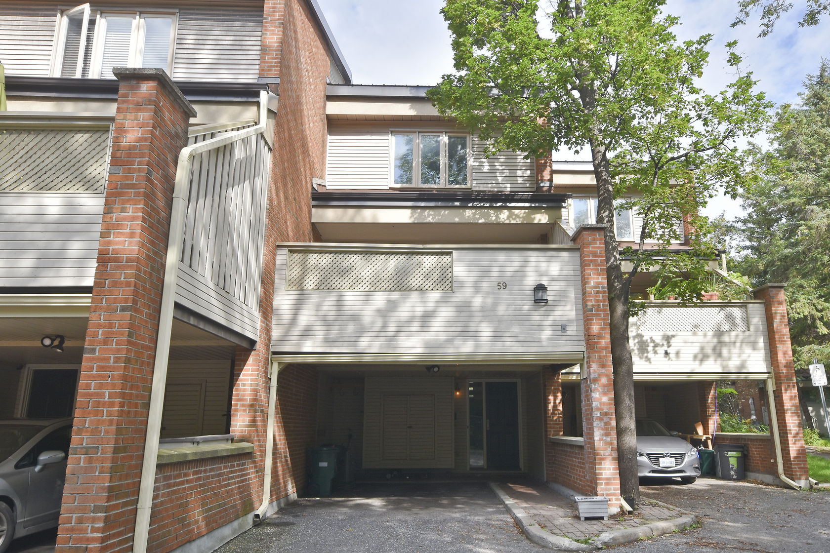 59-110 Havelock St - Fabulous Location for this 3 Bed Townhouse Condo in Ottawa East-Greenfield Village area!