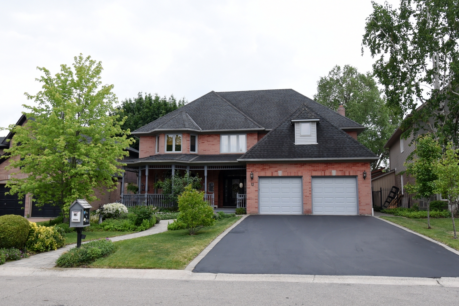 Beyond Executive Living in Ancaster with Your Home Sold Guaranteed Real Estate Services Inc.