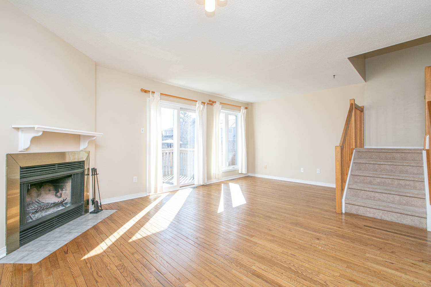 3 BEDROOM TOWNHOME IN FALLINGBROOK