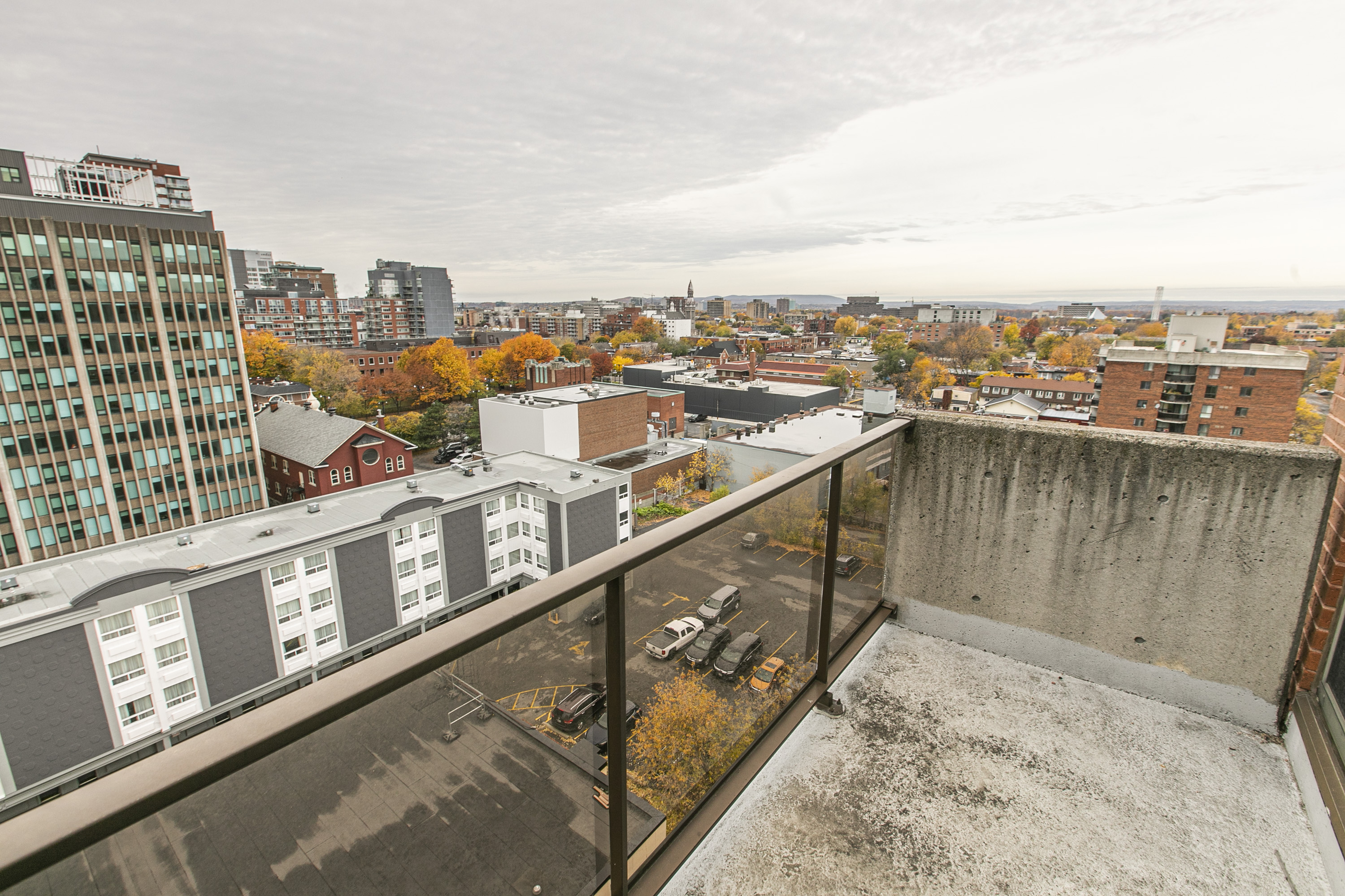 10th FLOOR CONDO IN THE HEART OF OTTAWA JUST STEPS TO BYWARD MARKET