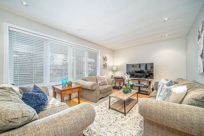 This listing is no longer available